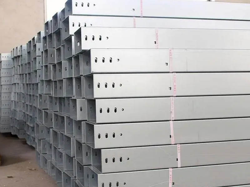 ����\���